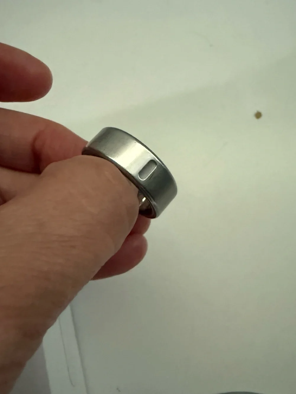 Oura Ring 4 - Size 8 Silver (Complete Set with Charger & Box)